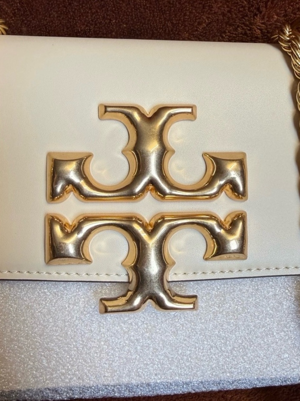 Tory Burch Cream Leather Crossbody with Gold Logo Chain - Picture 4 of 10